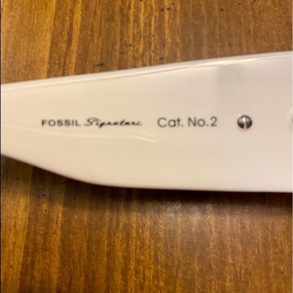 Fossil Signature Cat No. 2 Sunglasses - Picture 8 of 14